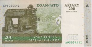 MADAGASCAR 200 Ariary 2004 P87 A-UNC